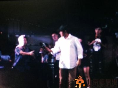 王志飞儿子王也个人资料照片 反对儿子当歌手当众摔话筒