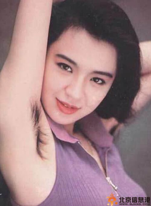 欧美女性晒体毛活动 称自然美才是真的美