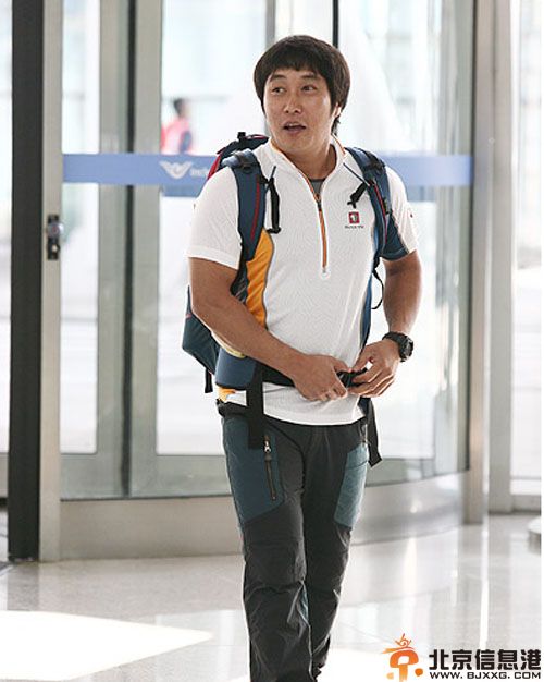 金炳万的老婆是谁 金炳万的丛林法则引关注揭其个人资料照片