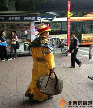 亮点图邪恶的包裹外形 把包裹包成这样真的好吗