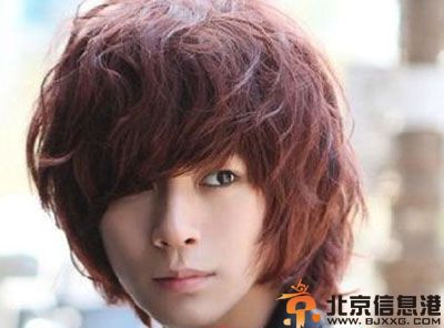 男生短发烫发发型图片 时尚蓬松发型让你魅力直升