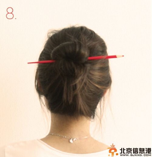 掌握铅笔盘发技巧 不用橡皮筋轻松盘发