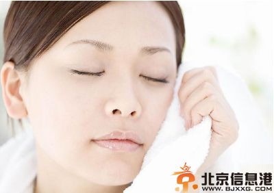 干性皮肤护肤品排行揭秘 教你干性肌肤怎么补水保湿