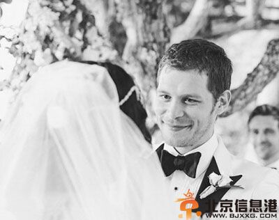 大k约瑟夫·摩根结婚了 揭Joseph Morgan老婆Persia White资料