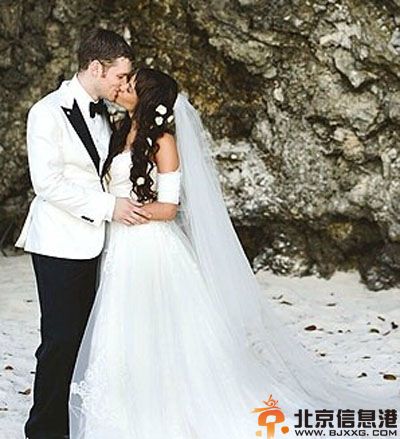 大k约瑟夫·摩根结婚了 揭Joseph Morgan老婆Persia White资料