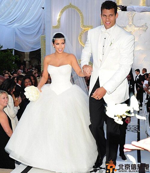 卡戴珊情史令人咂舌结婚58天被抛弃 揭金·卡戴珊结过几次婚