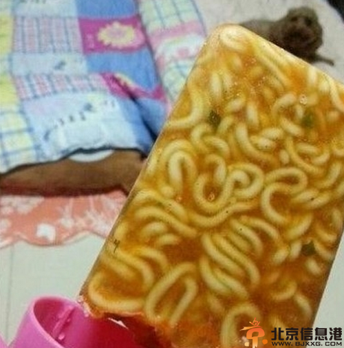 黑暗料理方便面雪糕网络走红 奇葩造型有谁敢吃