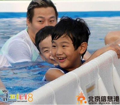 李钟赫儿子李俊秀个人资料 李俊秀近况妈妈照片受关注