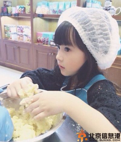 童星刘楚恬是混血儿吗 揭刘楚恬爸爸妈妈是谁及微博资料照片