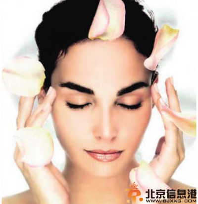 月经量少发黑的原因是什么 经期不调不容小视