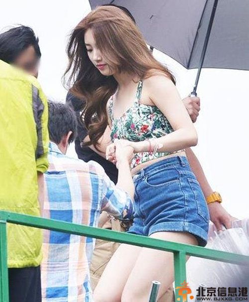 Miss A秀智遭主持人咸猪手 男友个人资料信息引围观