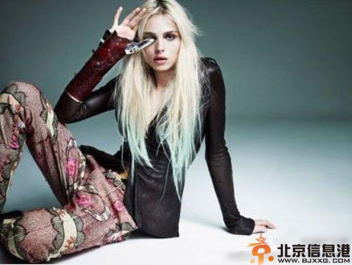 安德烈皮吉斯变性成功 女友资料照片引网友非议