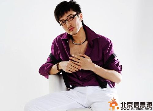 王传君的女朋友是谁揭个人资料身高 与邓家佳是什么关系