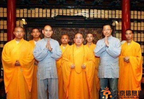 疯狂英语李阳皈依佛门师从释永信 出家法名延依揭其资料微博图片