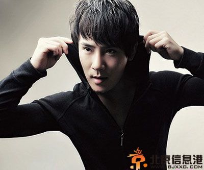 男生圆脸发型设计 男生圆脸适合的发型图片