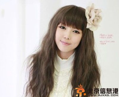 中长发烫发发型图片小卷 最爱玉米须烫头卷出不一样的个性