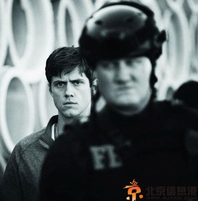 欧美剧非常卧底/恩赐之地第一季分集剧情介绍演员表1-12全集