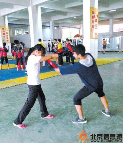 达州16岁女拳手明媚资料生活照 被赞洛奇小清新