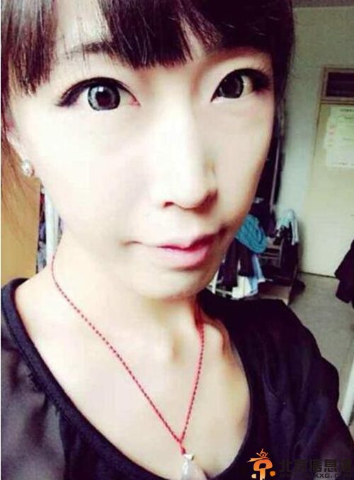 西安男大学生李渊扮女装照片走红 个人资料微博曝光