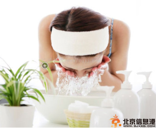 皮肤干燥怎么办 补水保湿是关键
