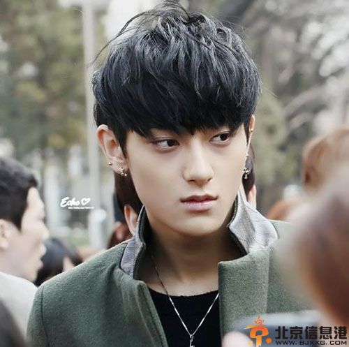 黄子韬整容前后照片疑曝光 受伤女朋友家境被爆