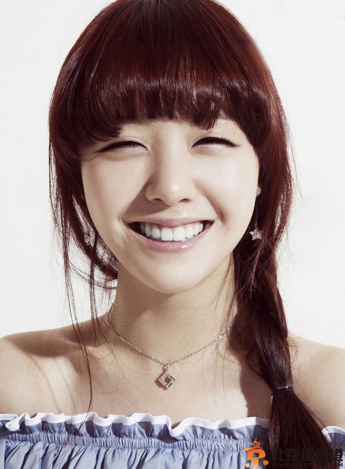 孙兴民女友是谁 与Girl's Day方敏雅恋情曝光揭其身价多少