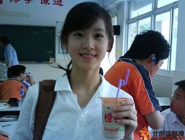 网曝奶茶妹妹出演左耳电影  奶茶妹妹简历个人资料曝光