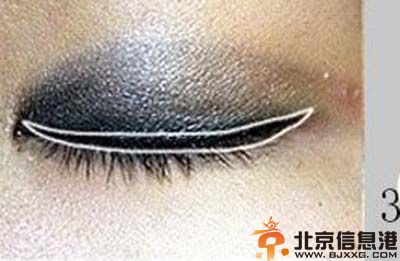 孙佳仁眼线画法步骤 教你怎样把单眼皮小眼睛变大