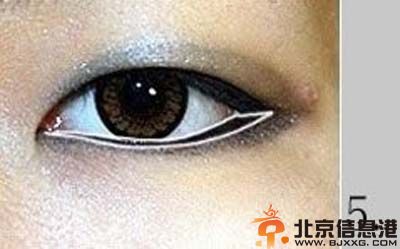 孙佳仁眼线画法步骤 教你怎样把单眼皮小眼睛变大