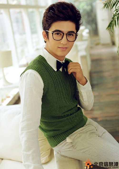 新疆美男米热夏提微博个人资料 签约于正工作室受热捧