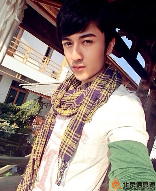 新疆美男米热夏提微博个人资料 签约于正工作室受热捧