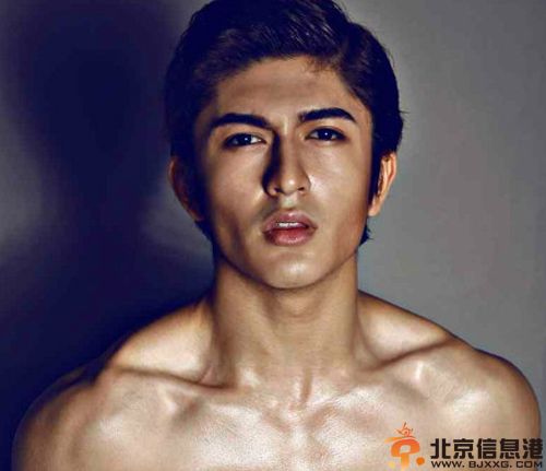 新疆美男米热夏提微博个人资料 签约于正工作室受热捧