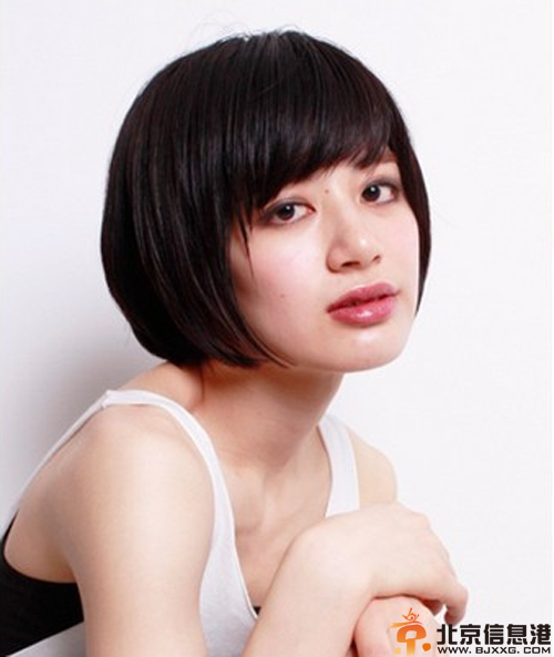 简单短卷发发型推荐 拒绝宅女也减龄