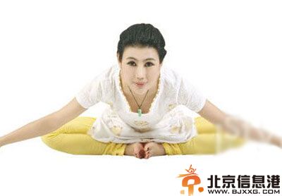 学习产后减肥瑜伽 收紧腰腹赘肉