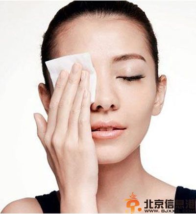 教你眼部细纹如何去除 瞬间解决眼部问题