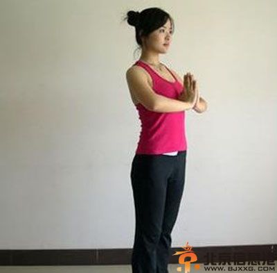 最有效丰胸运动方法推荐 简单几招轻松助你提升事业线