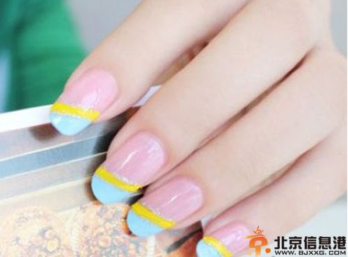 法式美甲教程图解 多彩马卡龙让甜蜜留在指尖