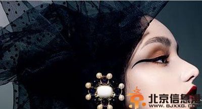 时尚彩色复古妆容 让绚丽缤纷流行色引领潮流