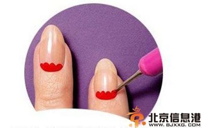 美甲教程步骤图片 自己在家也能DIY可爱指甲