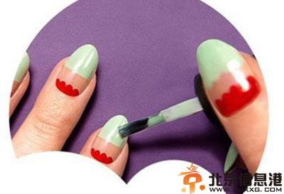 美甲教程步骤图片 自己在家也能DIY可爱指甲