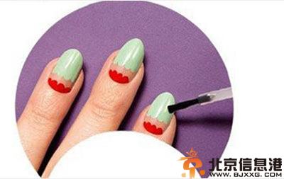 美甲教程步骤图片 自己在家也能DIY可爱指甲