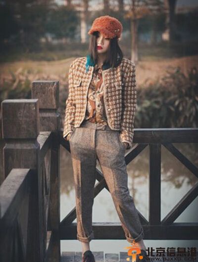 咖啡色英伦风女装搭配 帅气而又迷人