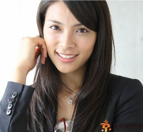 秋元才加个人资料微博 晒美背照片腹肌引关注