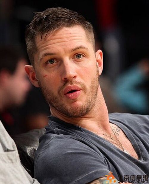 全球最性感男星汤姆·哈迪身高肌肉 其个人资料照片引关注