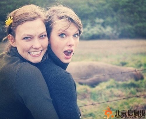 泰勒斯威夫特出柜了吗 与卡莉克劳斯同居被疑同性恋