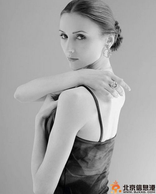 斯韦特兰娜·扎哈洛娃照片资料 芭蕾舞演员当选议员爆生活美照