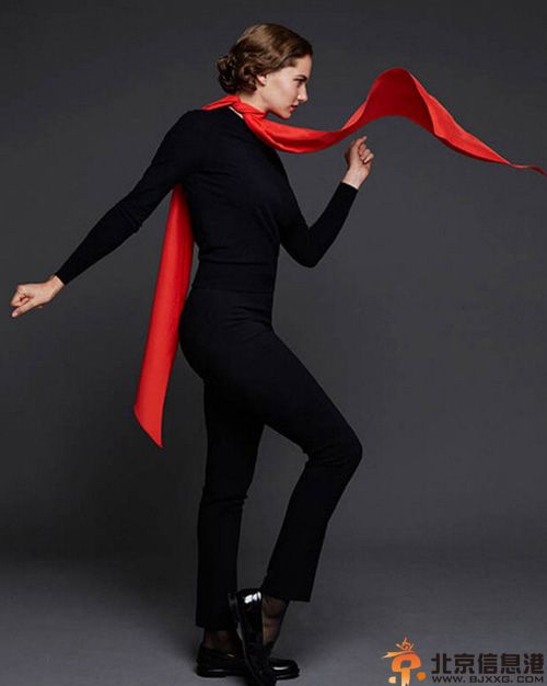 奥黛丽·赫本孙女艾玛·费勒个人资料照片 挑战经典造型引关注