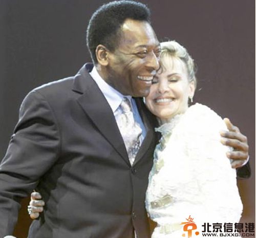 贝利现任妻子马尔西娅个人资料 三婚将取小32岁女友揭前妻照片