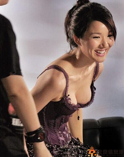 王祖蓝女友李亚男三级床戏泳装个人资料遭热搜 衣着暴露惹关注