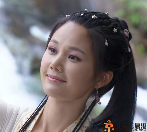 宋佳玲老公及个人资料年龄微博遭热搜 其清纯美照引关注